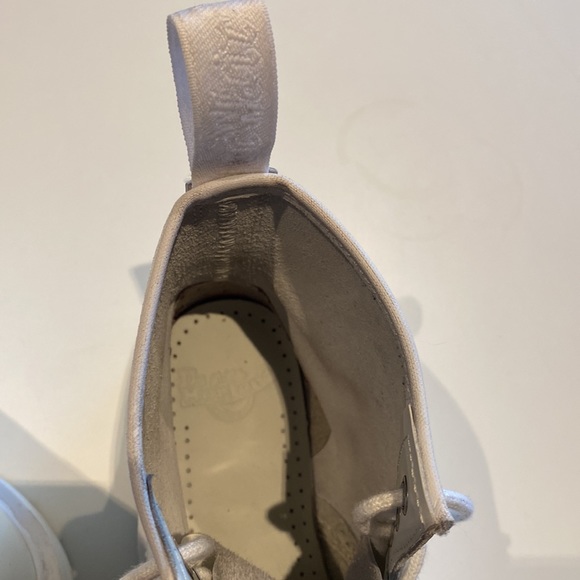 Dr. Martens all white leather boots - Picture 4 of 10